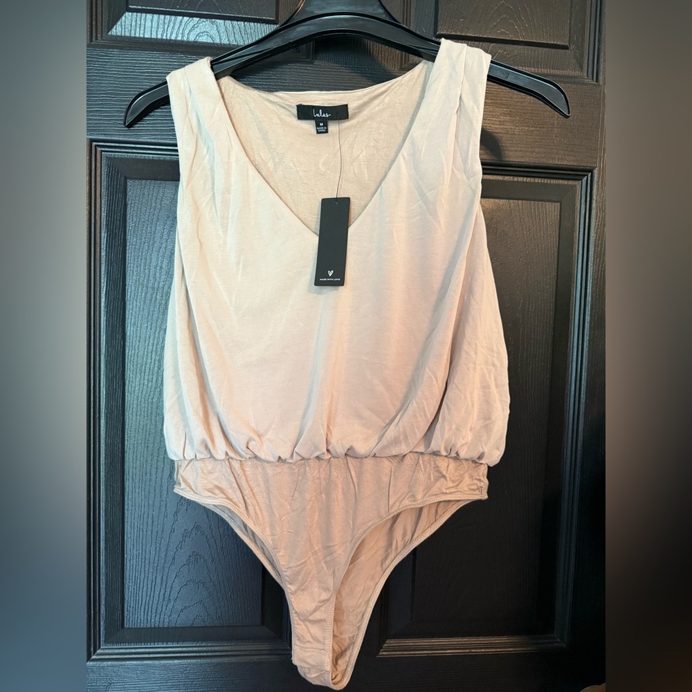 Lulu's Chic on Repeat Taupe V-Neck Sleeveless Bodysuit - NWT - Medium